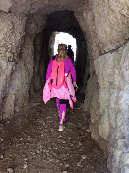 Kvinne med rosa klær